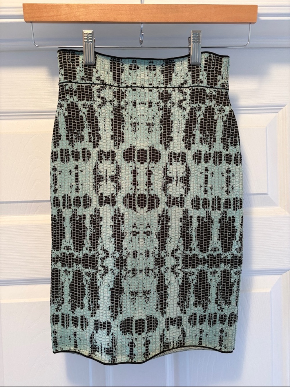 BCBGMaxAzria Mint and Black Patterned Knit Pencil Skirt